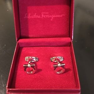 NWOT Salvatore Ferragamo Gancini Cufflinks